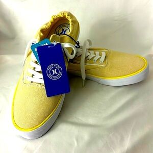 Hurley women’s tennis shoes.